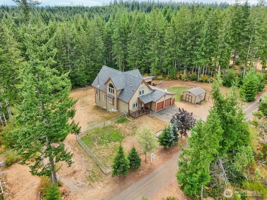 251 E Jobes Court, Belfair