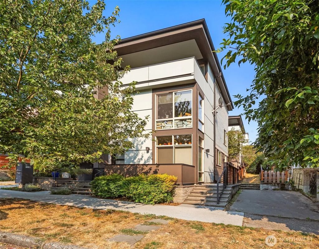 918 Martin Luther King Jr. Way S D, Seattle