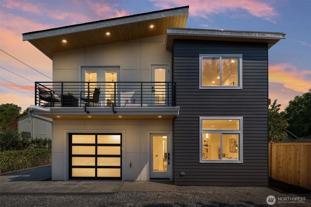9251 Palatine Avenue N C, Seattle