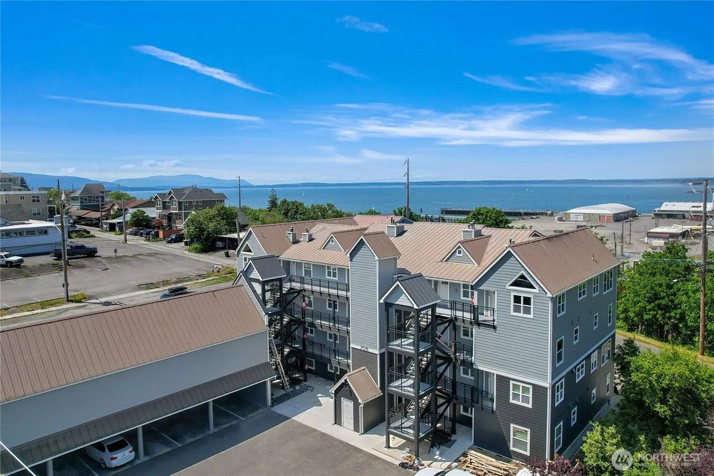 705 N State Street 301, Bellingham