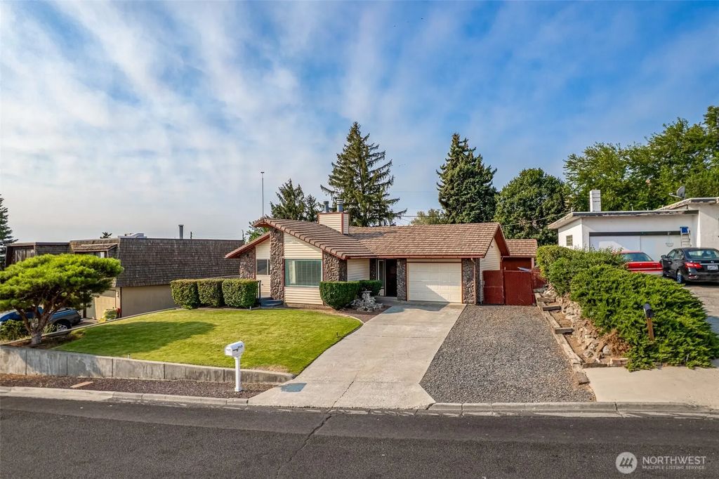 315 Maringo Road, Ephrata