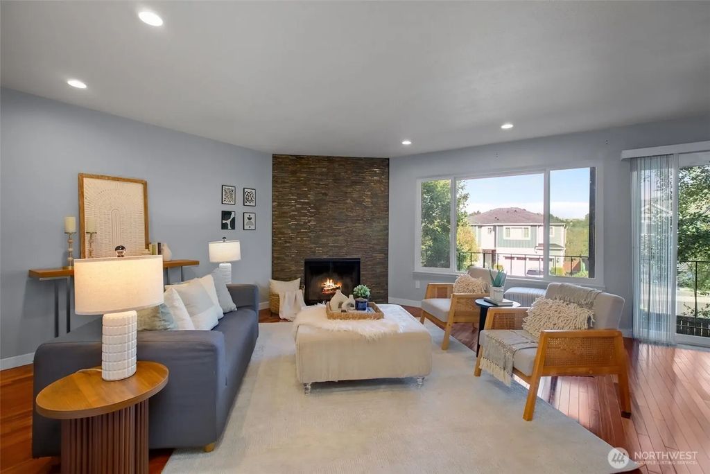 17430 Ambaum Boulevard S 8, Seattle