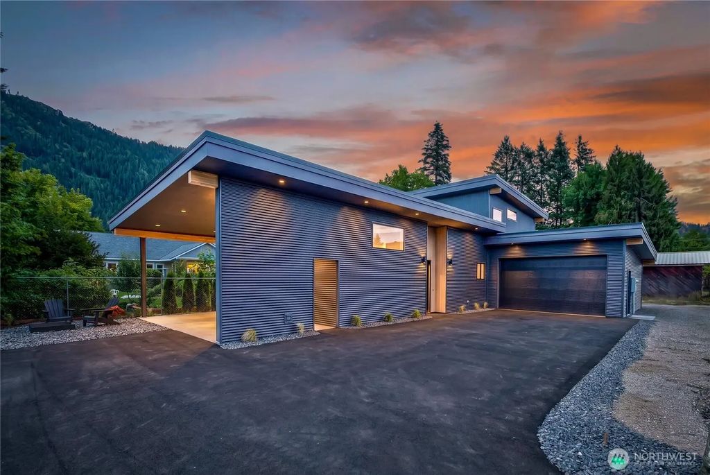 209 Orchard Street, Leavenworth