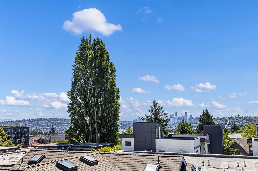 4432 Dayton Avenue N, Seattle