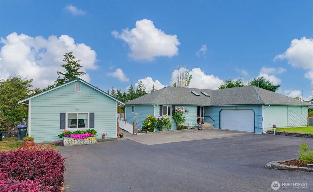 6969 Vickery Avenue E, Tacoma