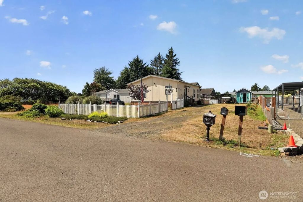 505 Chenois Avenue Se, Ocean Shores