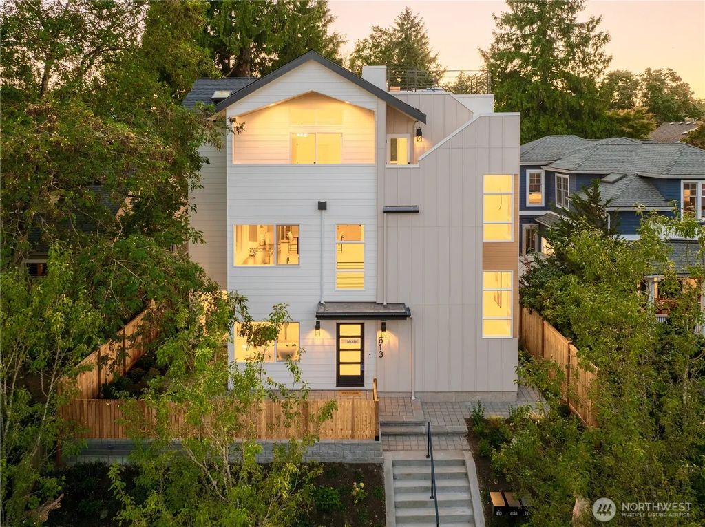 613 18th Avenue E, Seattle