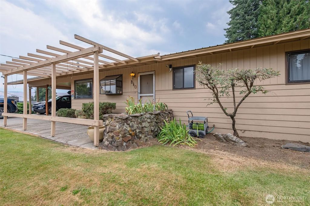 840 N Kentucky Avenue, East Wenatchee