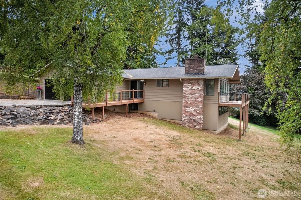 48 Clover Street, Cathlamet