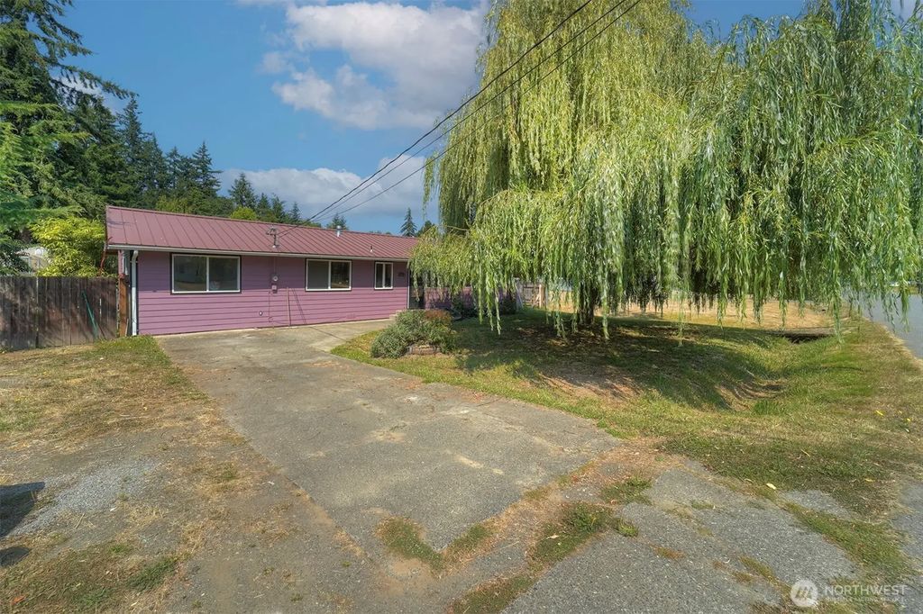 27019 Woodside Road Ne, Kingston