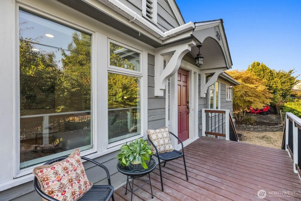3218 S Byron Street, Seattle