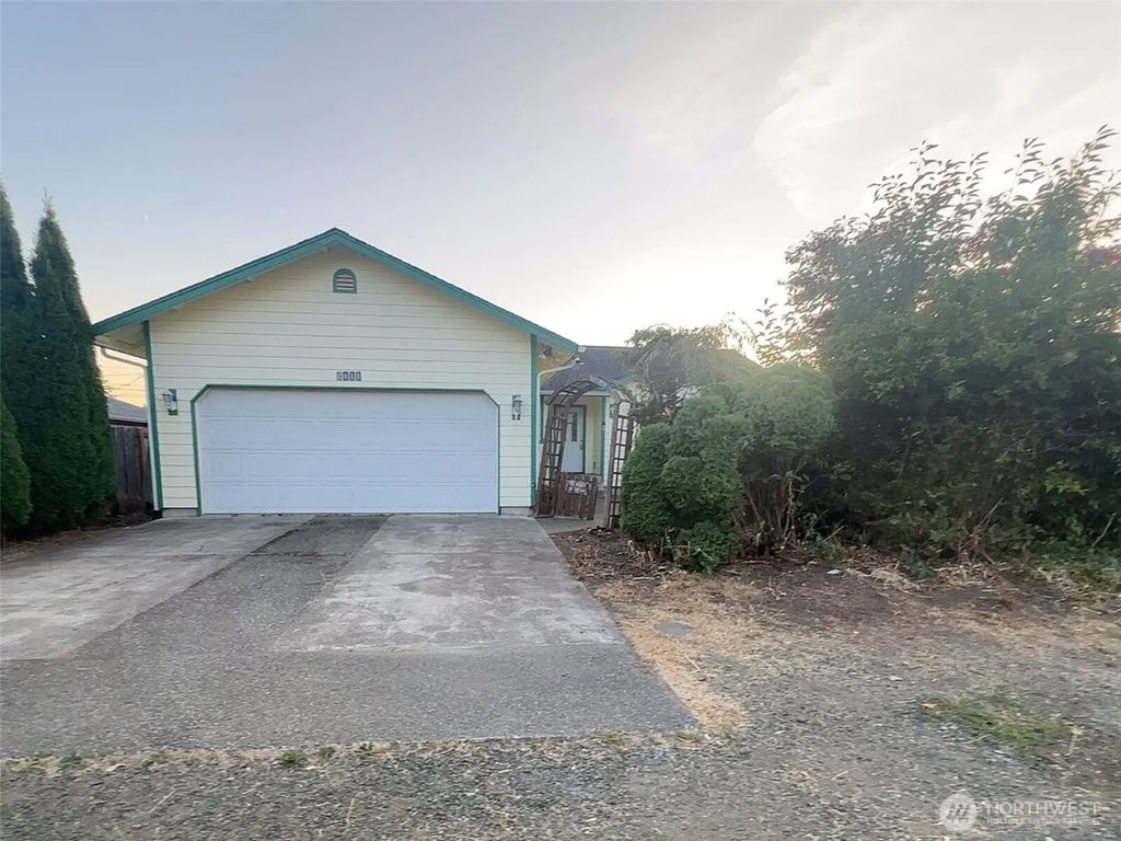 2111 Laurel St, Shelton