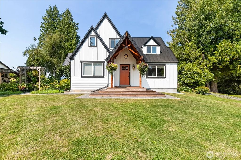 810 H St Road, Lynden