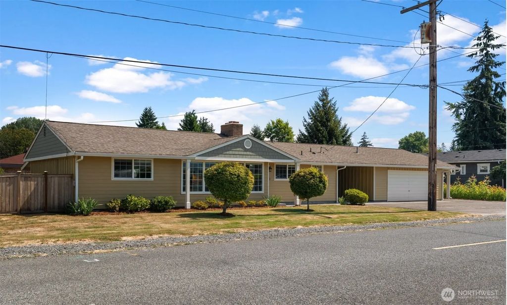 911 11th Street Nw, Puyallup