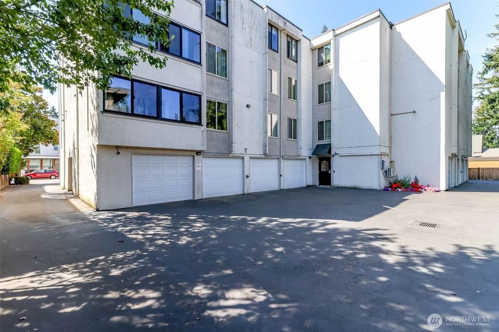 132 N 132nd Street 204, Seattle