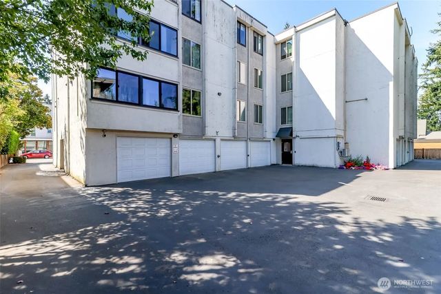 132 N 132nd Street 204, Seattle