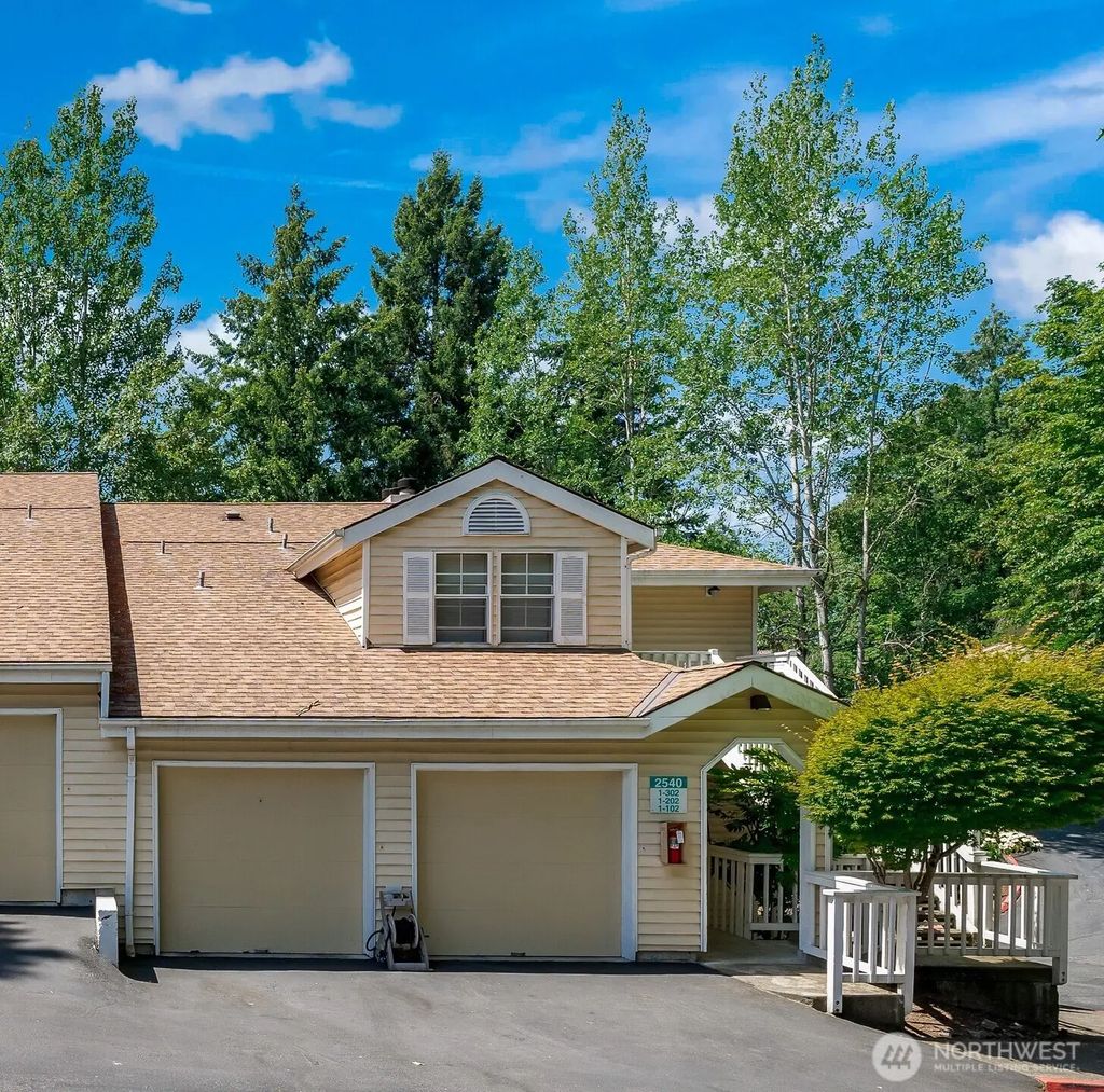 2540 118th Avenue Se 202, Bellevue