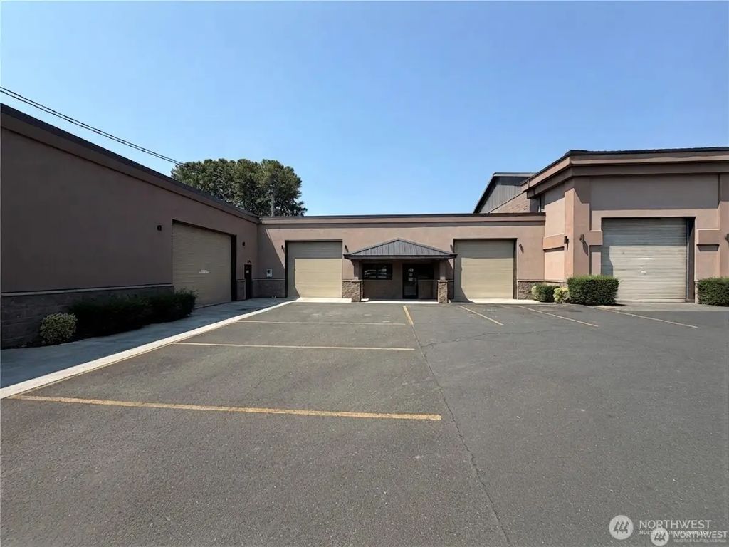 1135 3rd Avenue S204, Longview