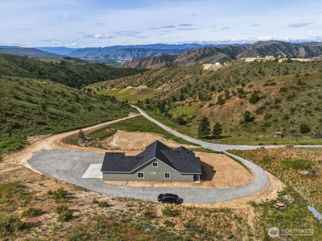 390 True Blue Lane, Chelan