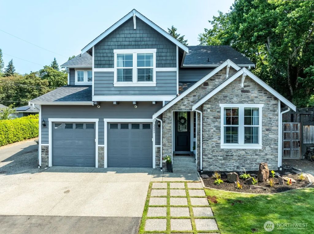 2209 Crystal Springs Road W, University Place