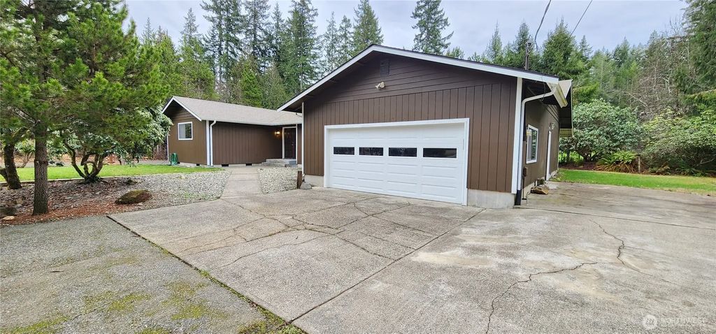 280 E Shamrock Drive, Shelton