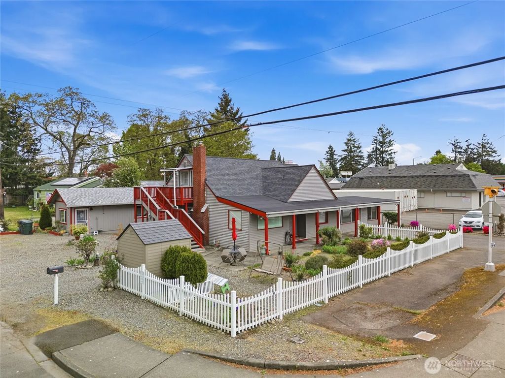 6323 100th Street Sw, Lakewood