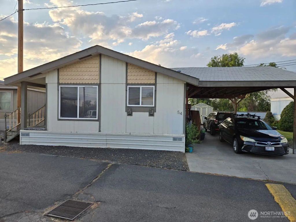 936 S Division Street 54, Moses Lake