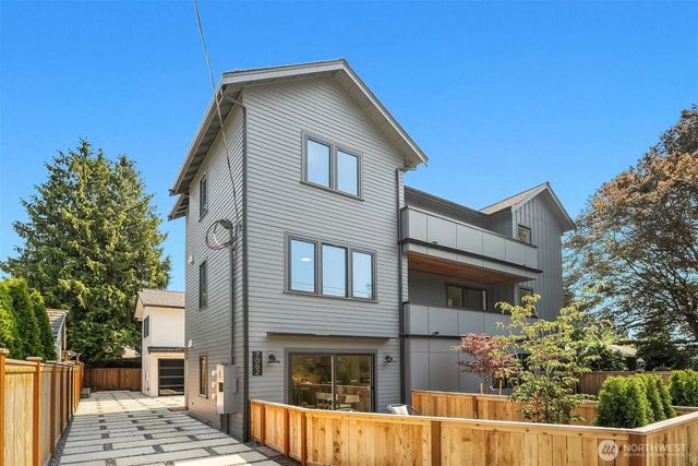 7062 Cleopatra Place Nw, Seattle
