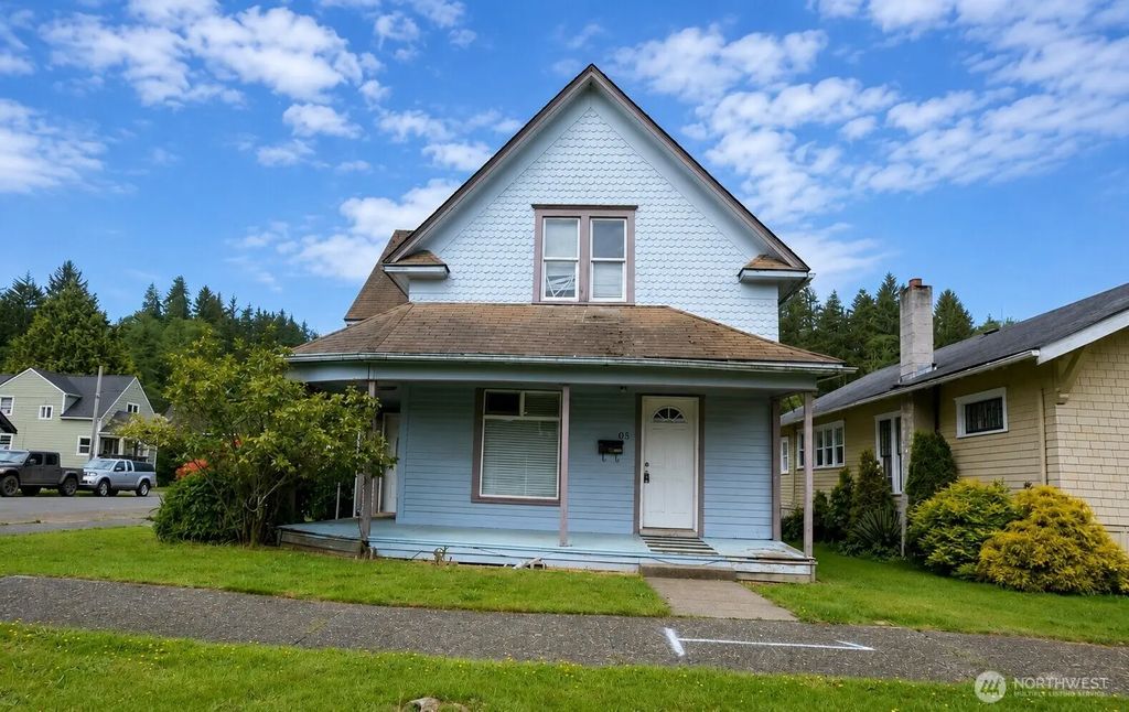 803 Monroe Street, Hoquiam