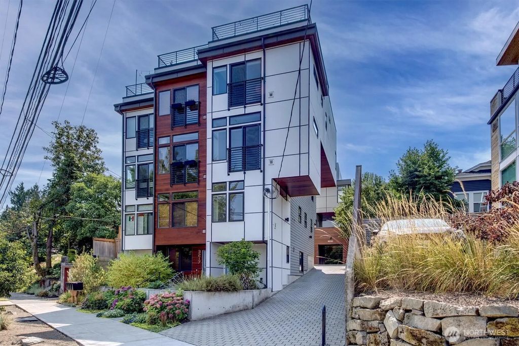 3219 Fuhrman Avenue E, Seattle