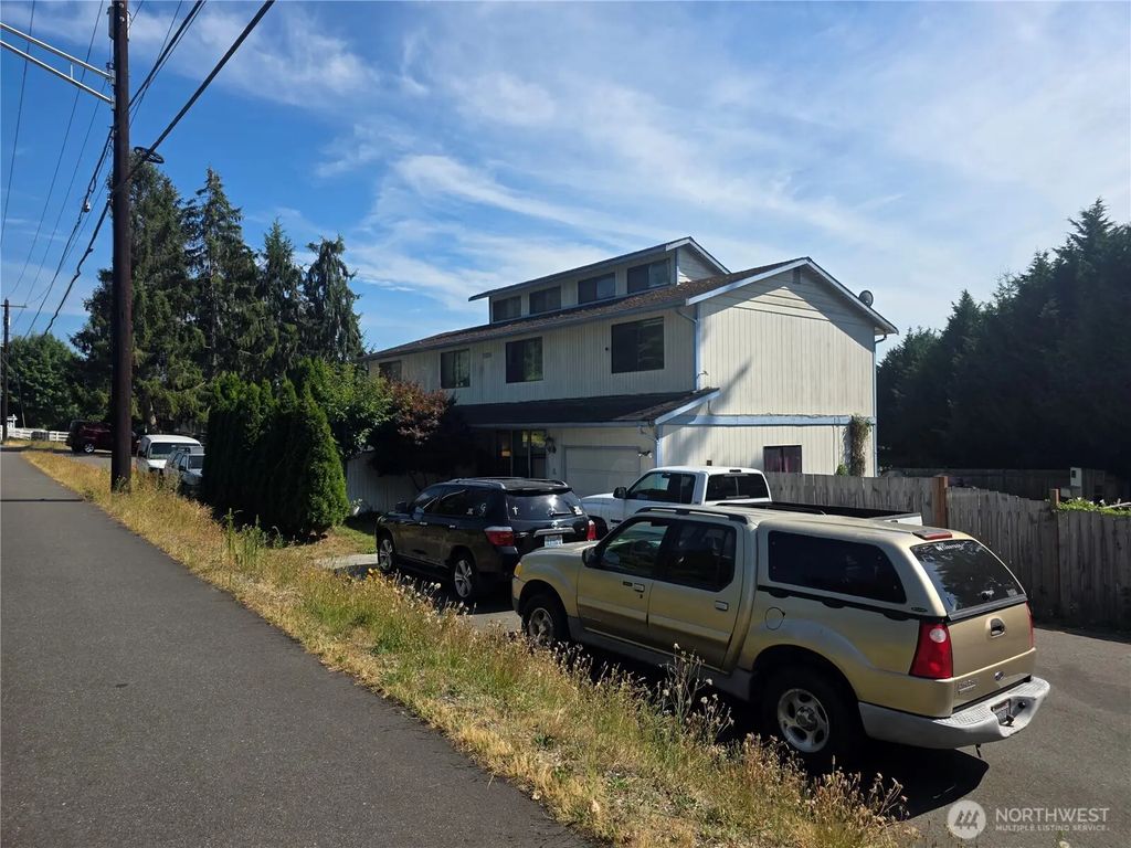 5620 61st Street Ne A & B, Marysville
