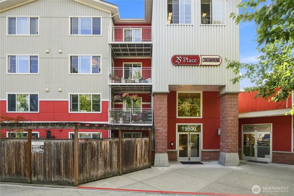 19500 Ballinger Wy Ne 204, Shoreline