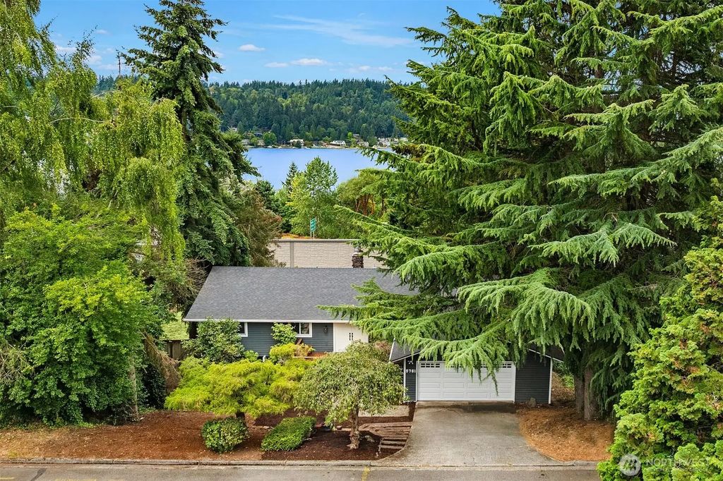 5761 110th Ave Se, Bellevue