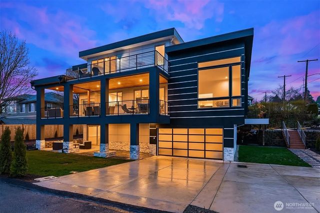 3202 Burnett Avenue N, Renton