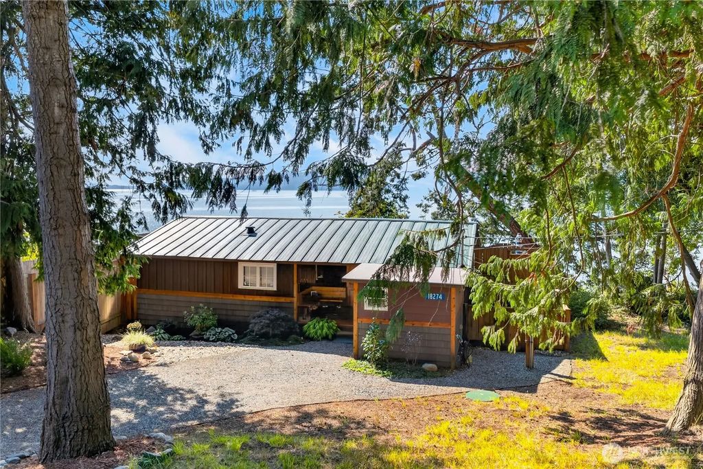 18274 Capet Zalsiluce Road, La Conner