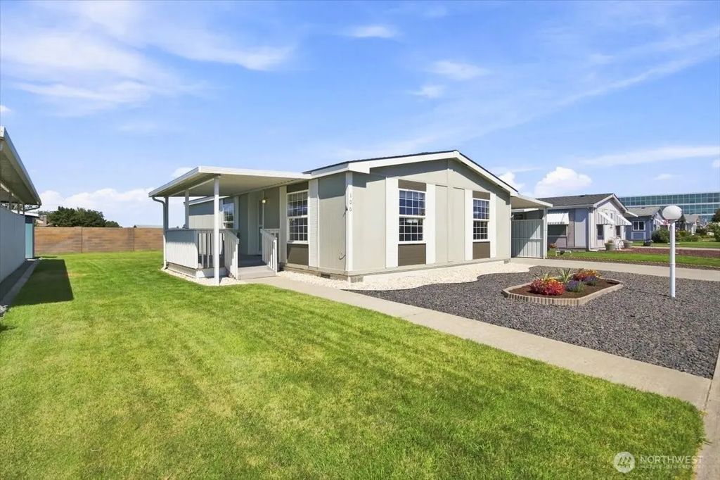 312 S Columbia Center Blvd 106, Kennewick