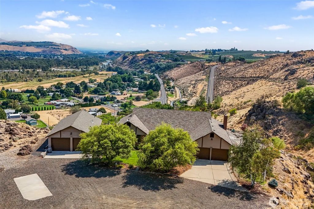 290 Trails End Lane, Yakima
