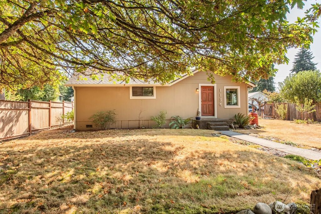 1134 W 18th Street, Port Angeles