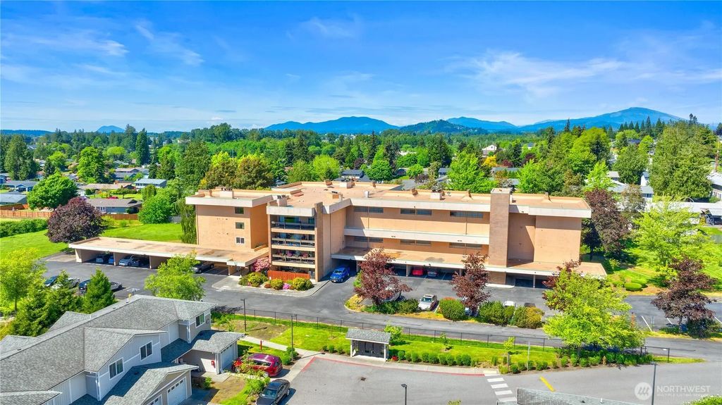 2021 N Laventure Road 107, Mount Vernon
