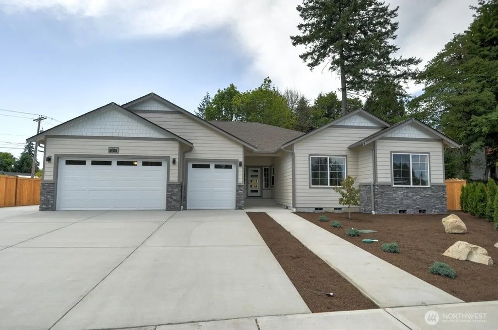 11329 Elks Landing Court Se, Yelm