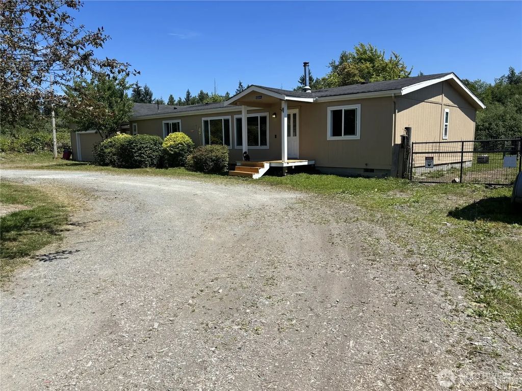 18268 Colony Road, Bow