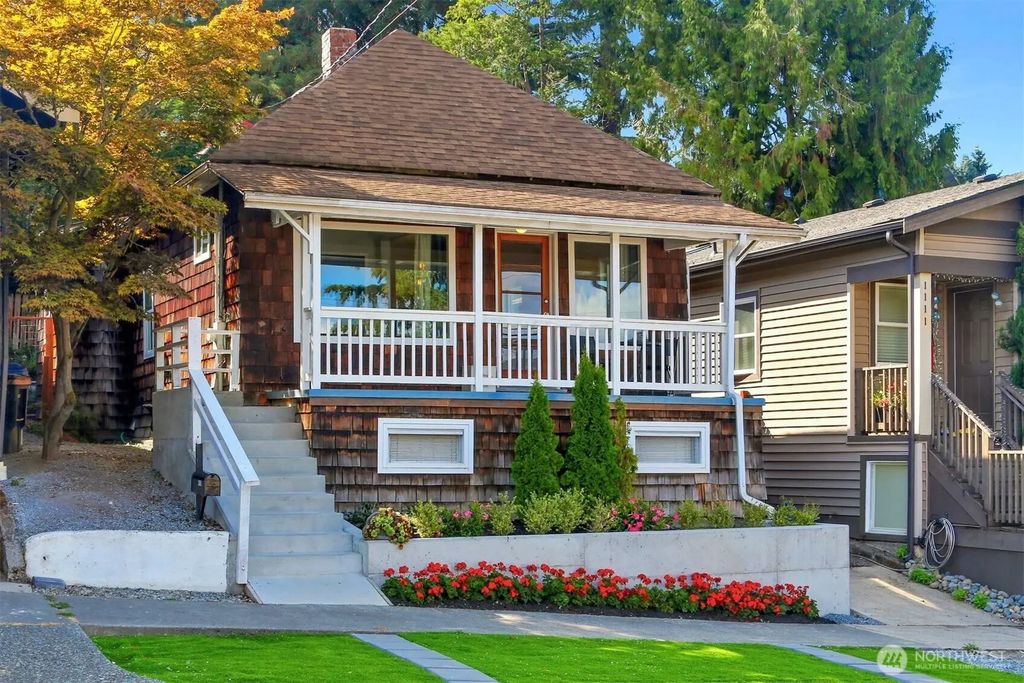 1113 33rd Avenue S, Seattle