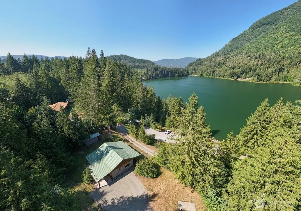 9273 Black Mountain Lane, Maple Falls