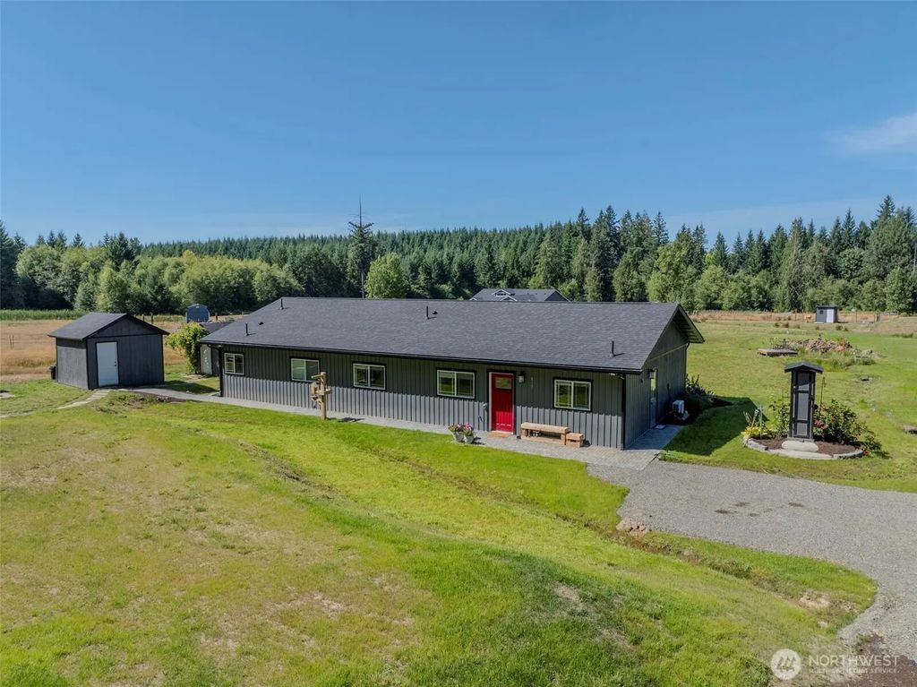 819 Middle Fork Road, Onalaska