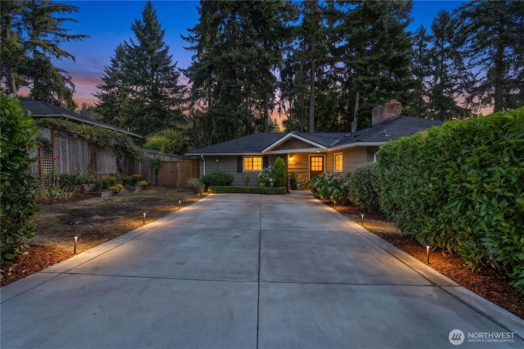 2422 126th Avenue Ne, Bellevue