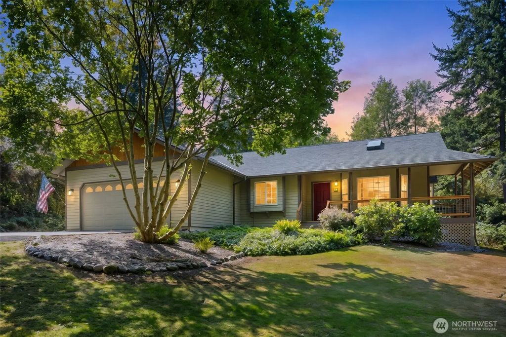 3388 Leroy Circle, Clinton