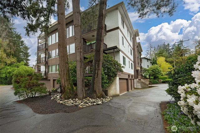 3505 W Government Way 202, Seattle