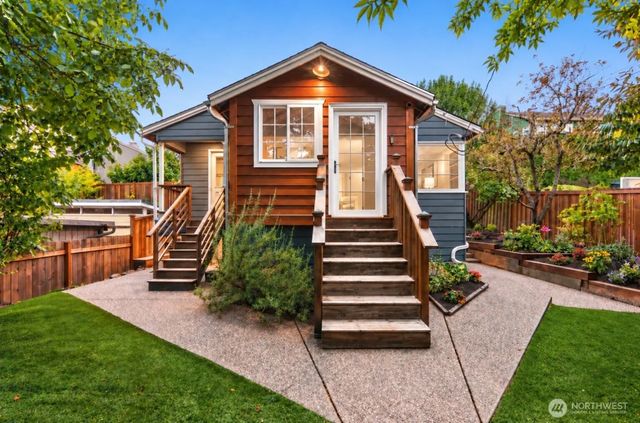 6215 38th Avenue Ne, Seattle