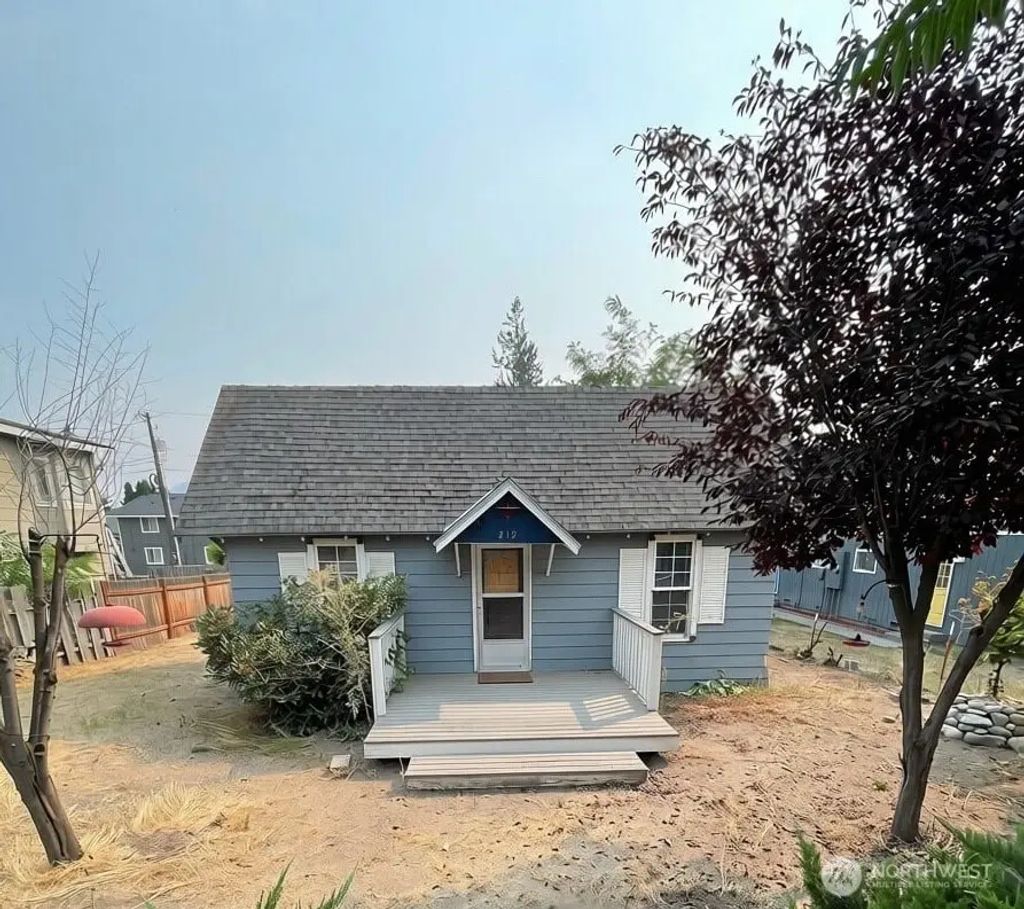 219 W Highland Avenue, Chelan