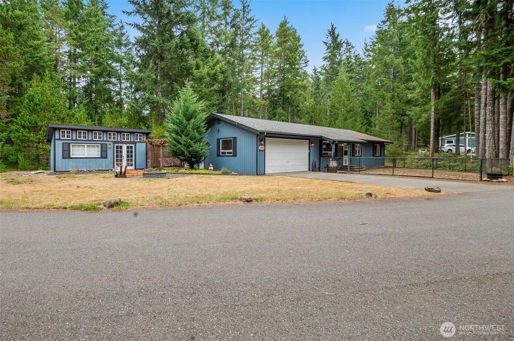 20 N Buckhorn Court, Hoodsport